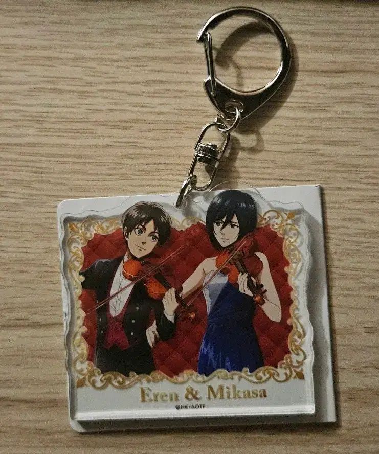 進撃の巨人　巨人中学校　アクリルキーホルダー　リヴァイ　ハンジ　エレン　ミカサ 進撃の巨人 巨人中学校 アクリルキーホルダー リヴァイ ハンジ エレン