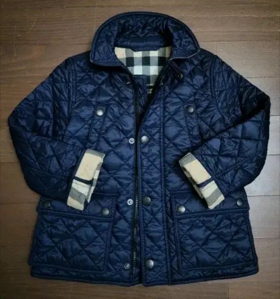  正規品 バーバリー キッズ キルティングジャケット 100 その他