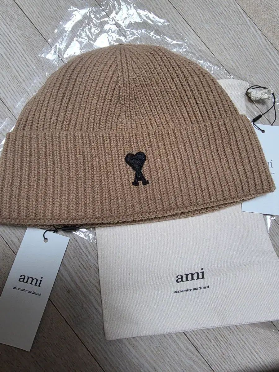 値下げ中　　ami ベージュ ニット帽 ハート刺繍 楽天市場】ニット帽 ブランド（ブランドアミ）（メンズ帽子｜帽子