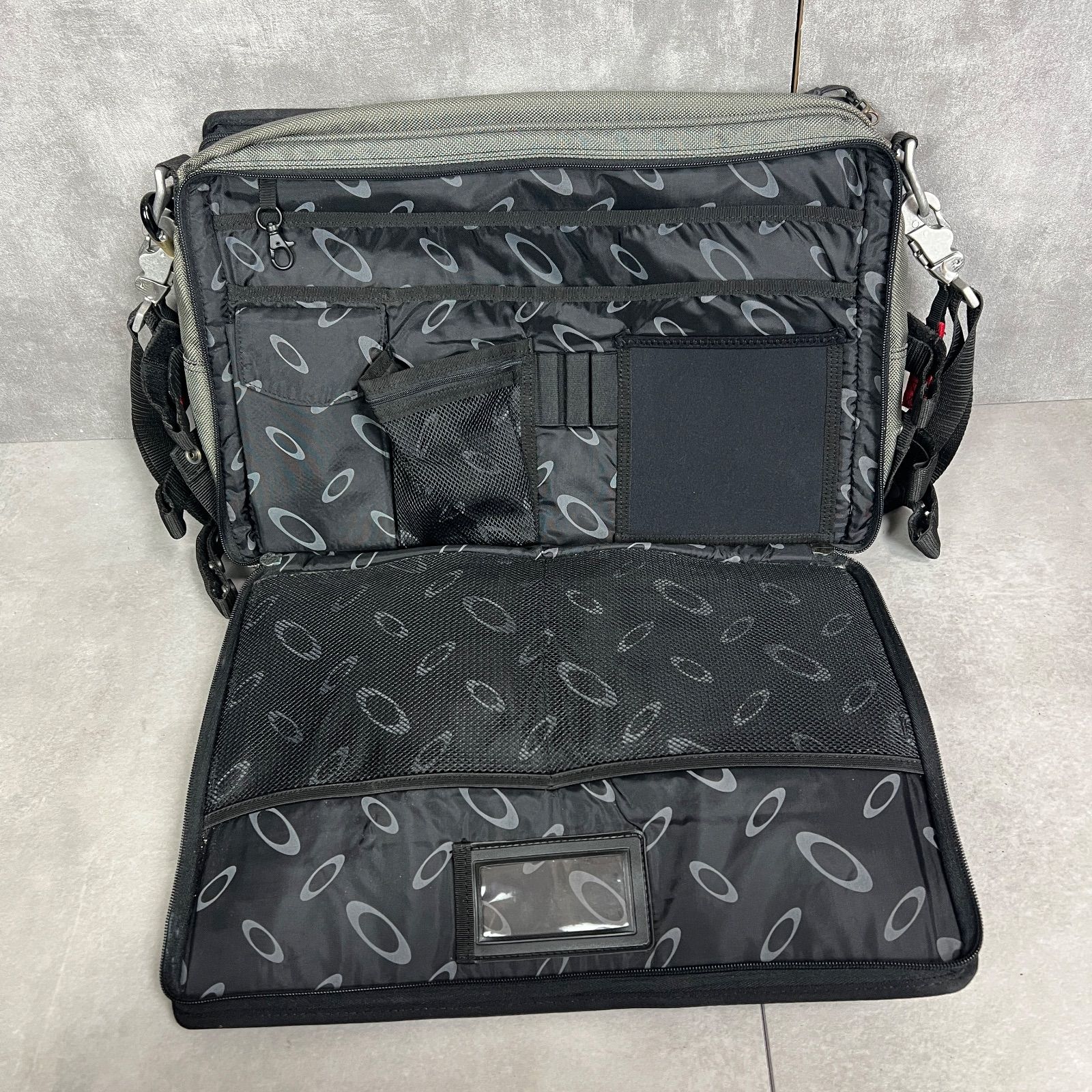 バッグ 00's OAKLEY tactical field gear bag y2k フォローで割引クーポン配布中】希少 OAKLEY オークリー Tactical