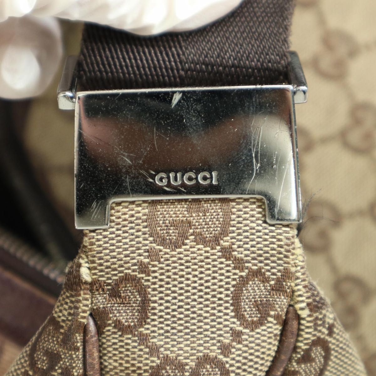GUCCI グッチ GGキャンバス ハーフムーン ワンショルダーバッグ 斜め