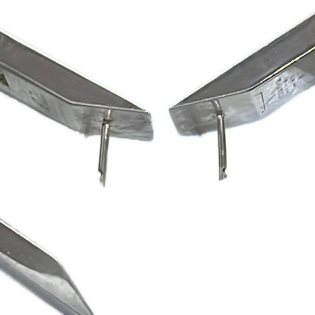 BOTTEGA VENETA(ボッテガヴェネタ) ピアス - シルバー △ - メルカリ