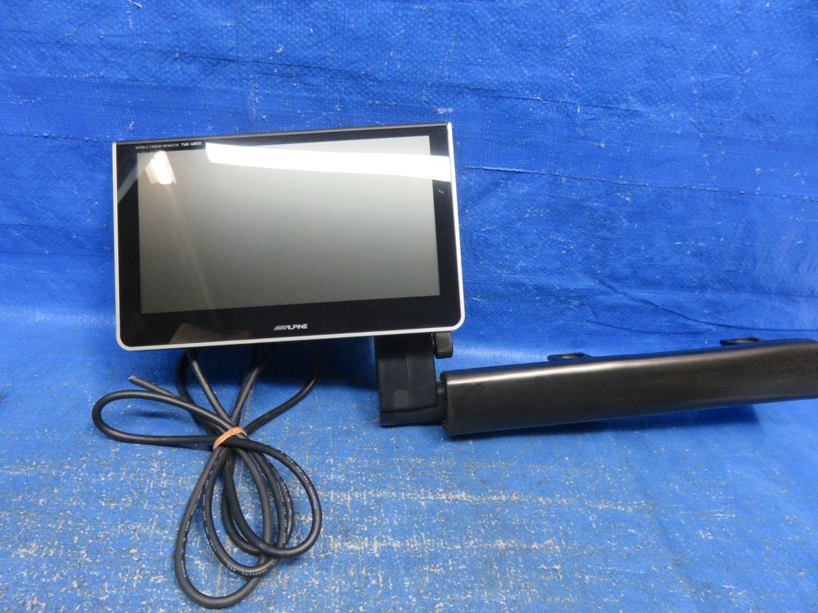 LA8223* 保証付 アルパイン 8.5インチ リアビジョン ワイドLCDモニター