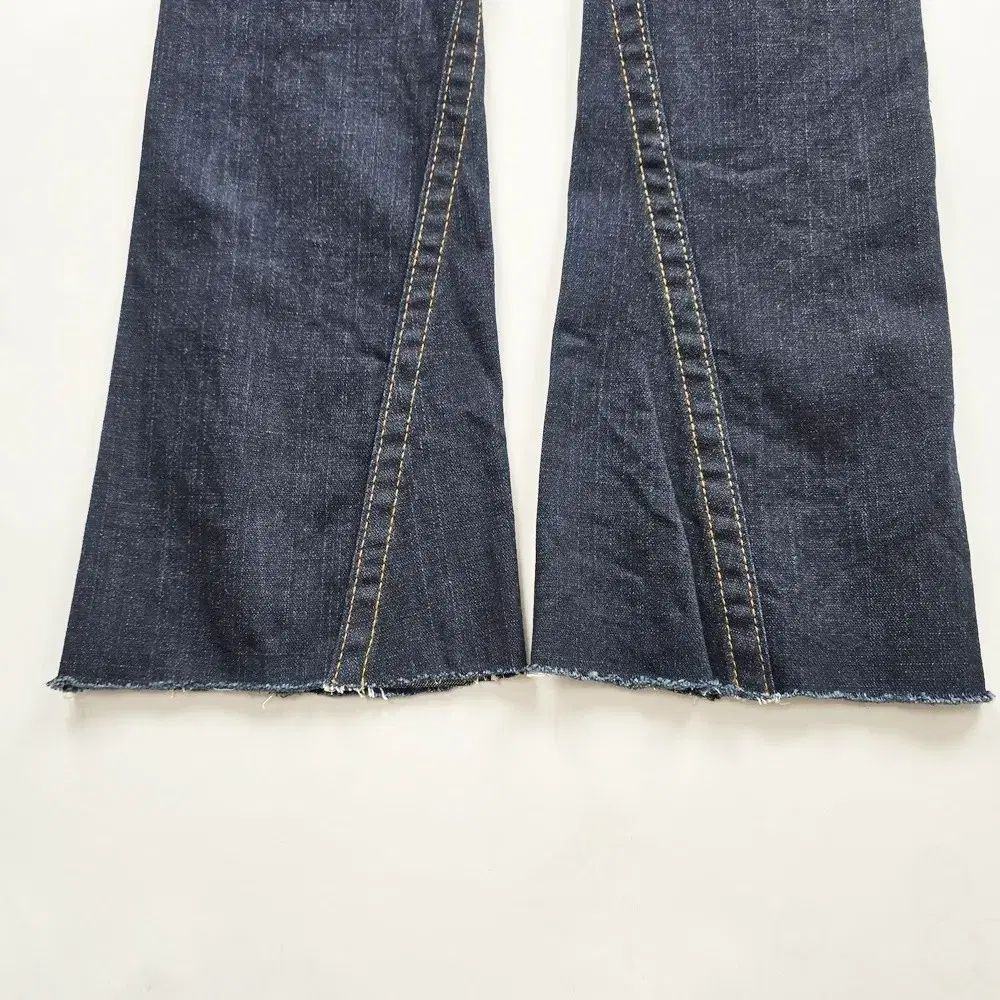 トゥルーレリジョン デニム ブーツカット ストレッチ サイズ25 R3572