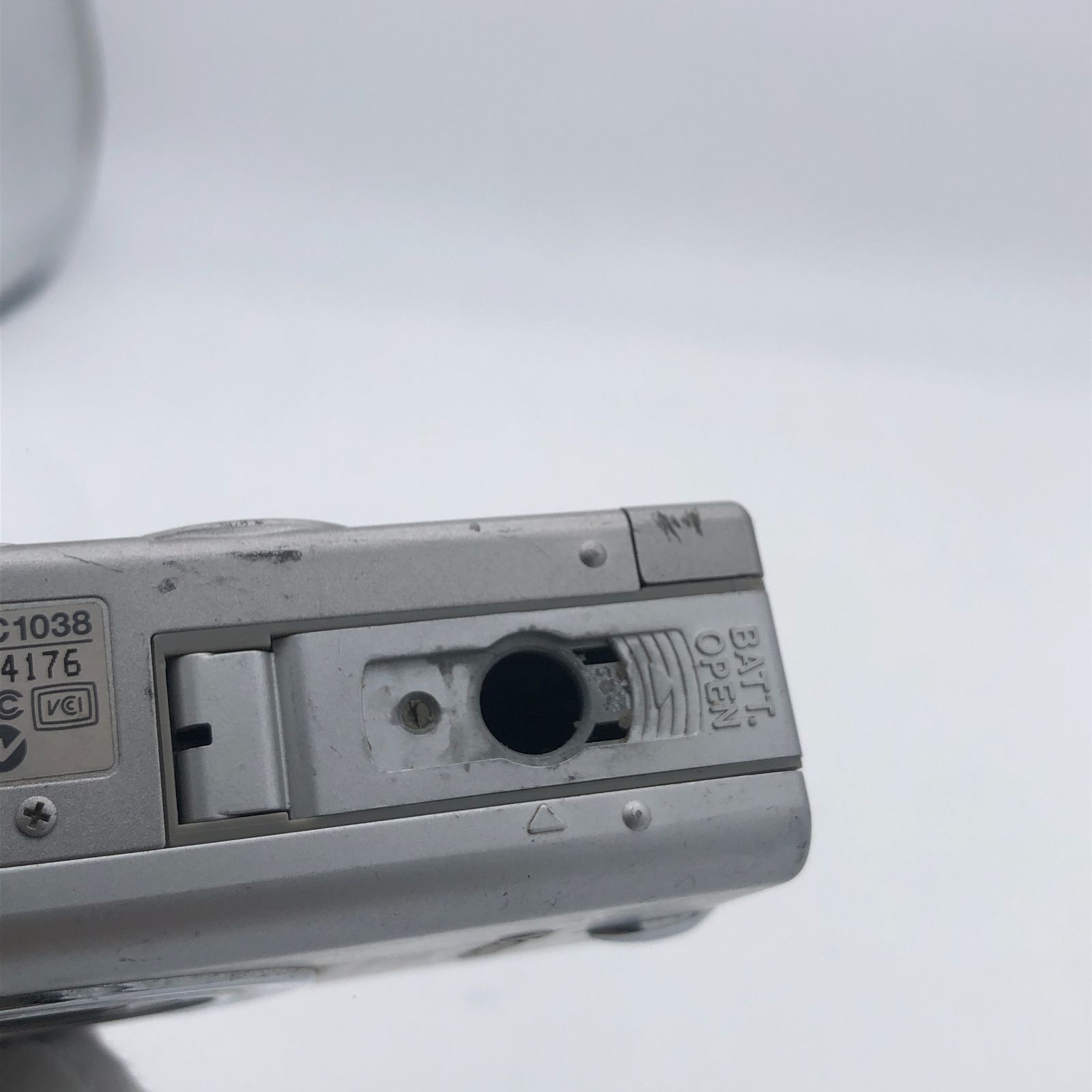 ジャンク】【Canon キャノン】IXY DIGITAL 400 電池蓋破損 動作未確認 