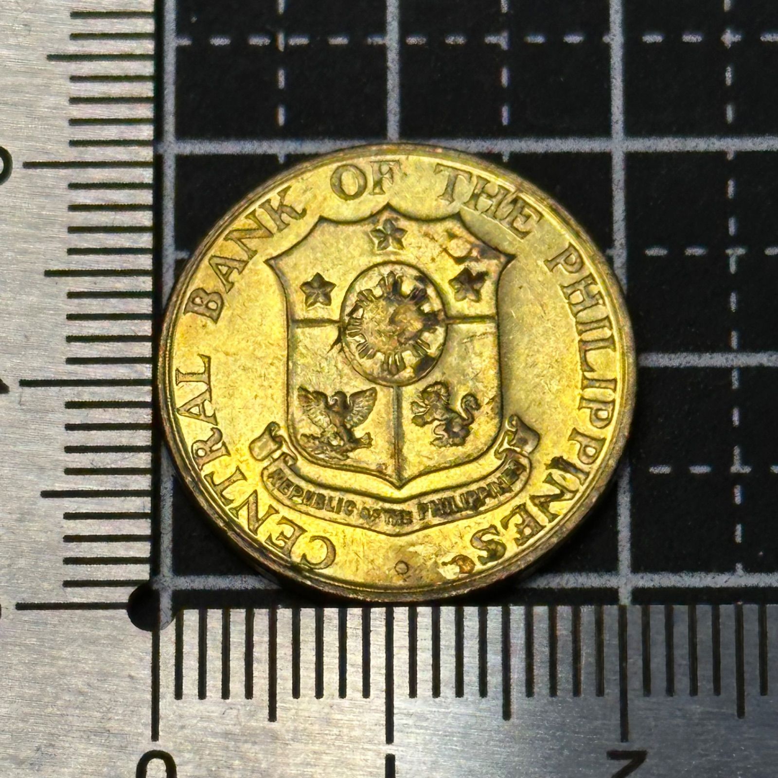 海外コイン】1964年 フィリピン 5センタボス貨／鍛冶職人像 マヨン火山