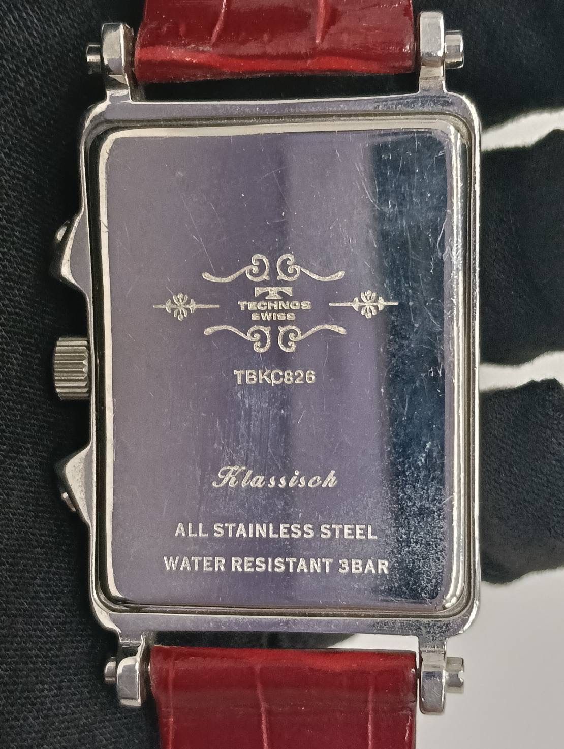 中古品】 TECHNOSテクノス 腕時計 TBKC826 クオーツ シルバー×赤レッド