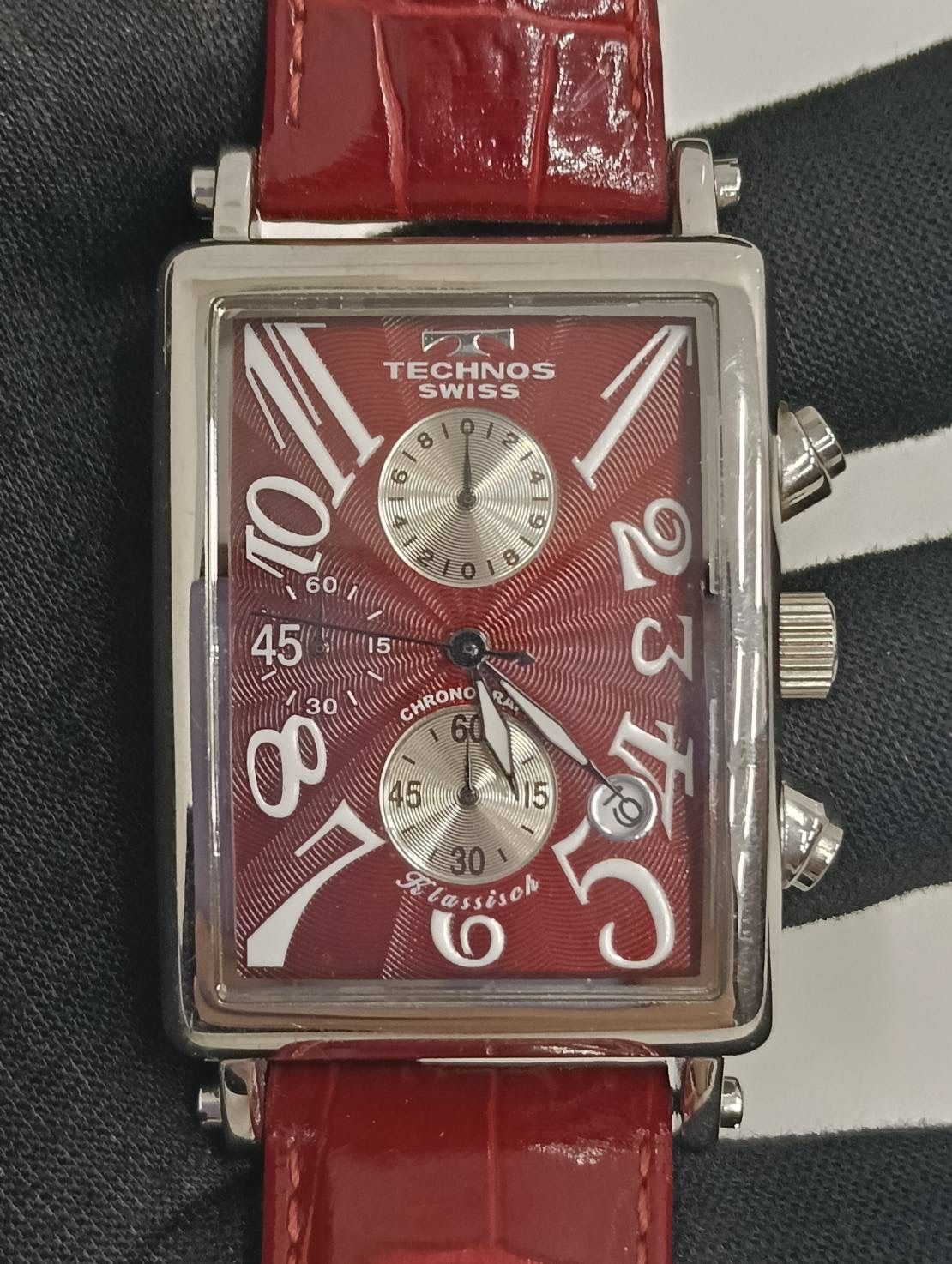 中古品】 TECHNOSテクノス 腕時計 TBKC826 クオーツ シルバー×赤レッド 