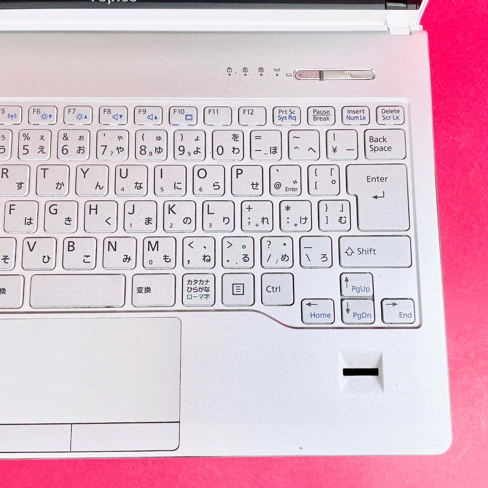 タッチパネル❣️小型軽量✨️初期設定済みですぐ使える薄型ノートパソコンSSDカメラ付 タッチパネル❣️小型軽量✨️初期設定済みですぐ使える薄型ノート