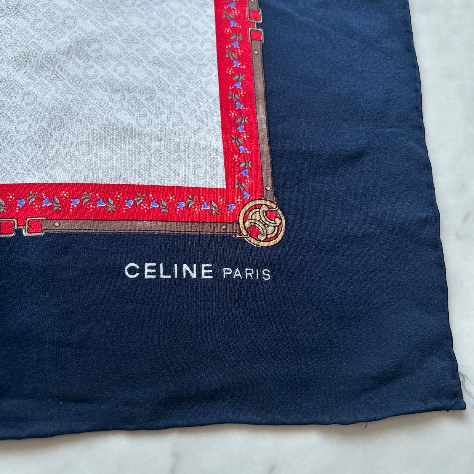 美品 CELINE セリーヌ シルクスカーフ ホワイト ネイビー CELINE セリーヌシルクスカーフ ネイビー ホワイト - メルカリ