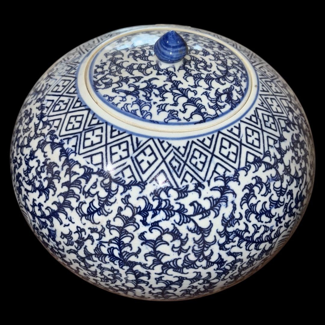 中国美術 景徳鎮印あり 青花 蓋つき 陶芸 アンティーク 壺 花瓶