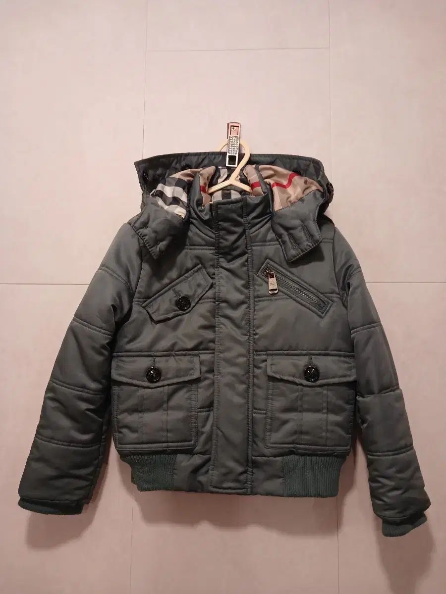 バーバリー キッズ 正規品 ダウン 男の子 4Y/104CM - メルカリ