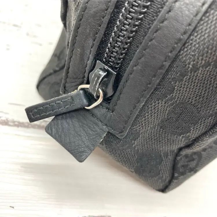 GUCCI グッチ 29595 GG柄メイクポーチ小物入れマルチケースブラック