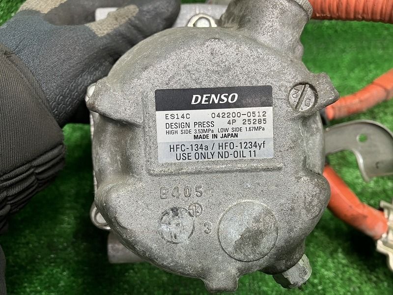 アクア NHP10 エアコンコンプレッサー S デンソー 042200-0512 88370