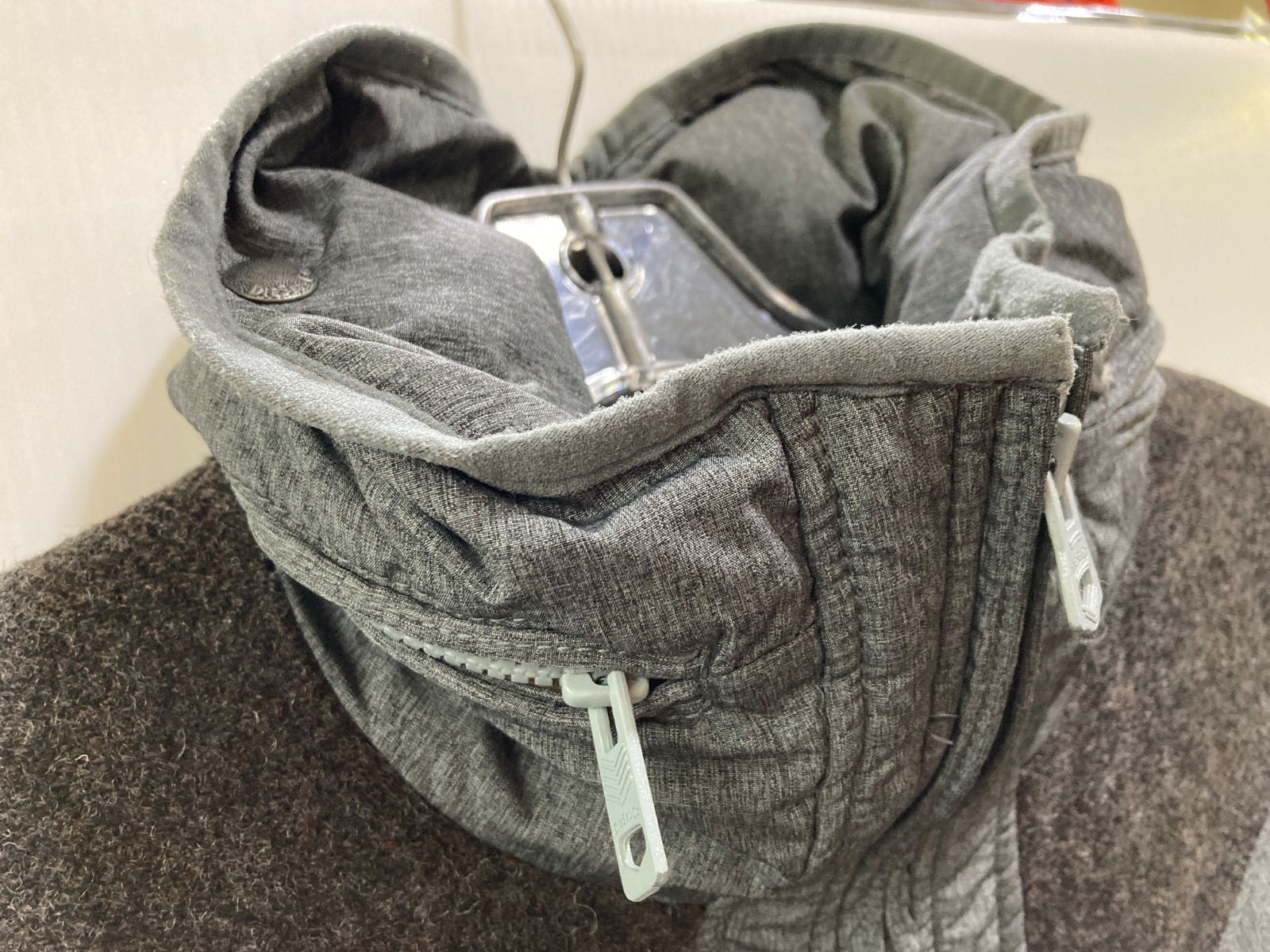 DIESEL ディーゼル グレー フード付き ダウンジャケット DIESEL 
