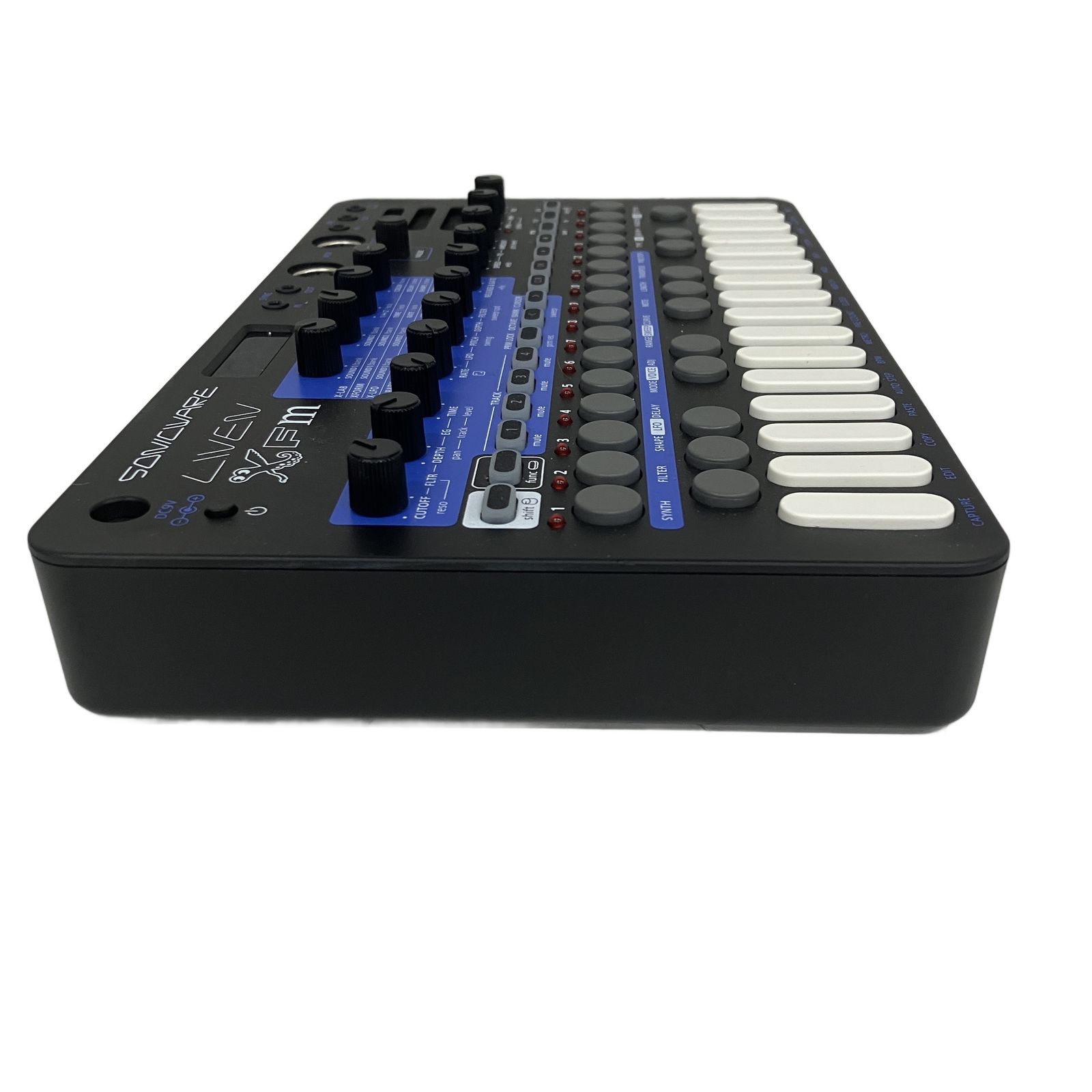 SONICWARE LIVEN XFM FMシンセサイザーグルーブボックス LVN-020 鍵盤