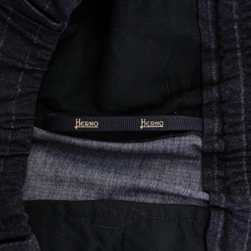 ヘルノ HERNO 24AW テーパードパンツ スラックス タック ジップフライ