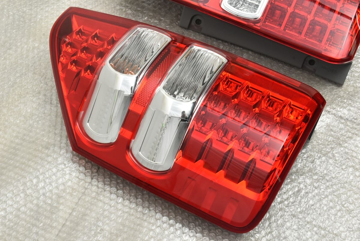 美品】トヨタ 70 ノア 純正 テールランプ 左右セット ICHIKO 28-219