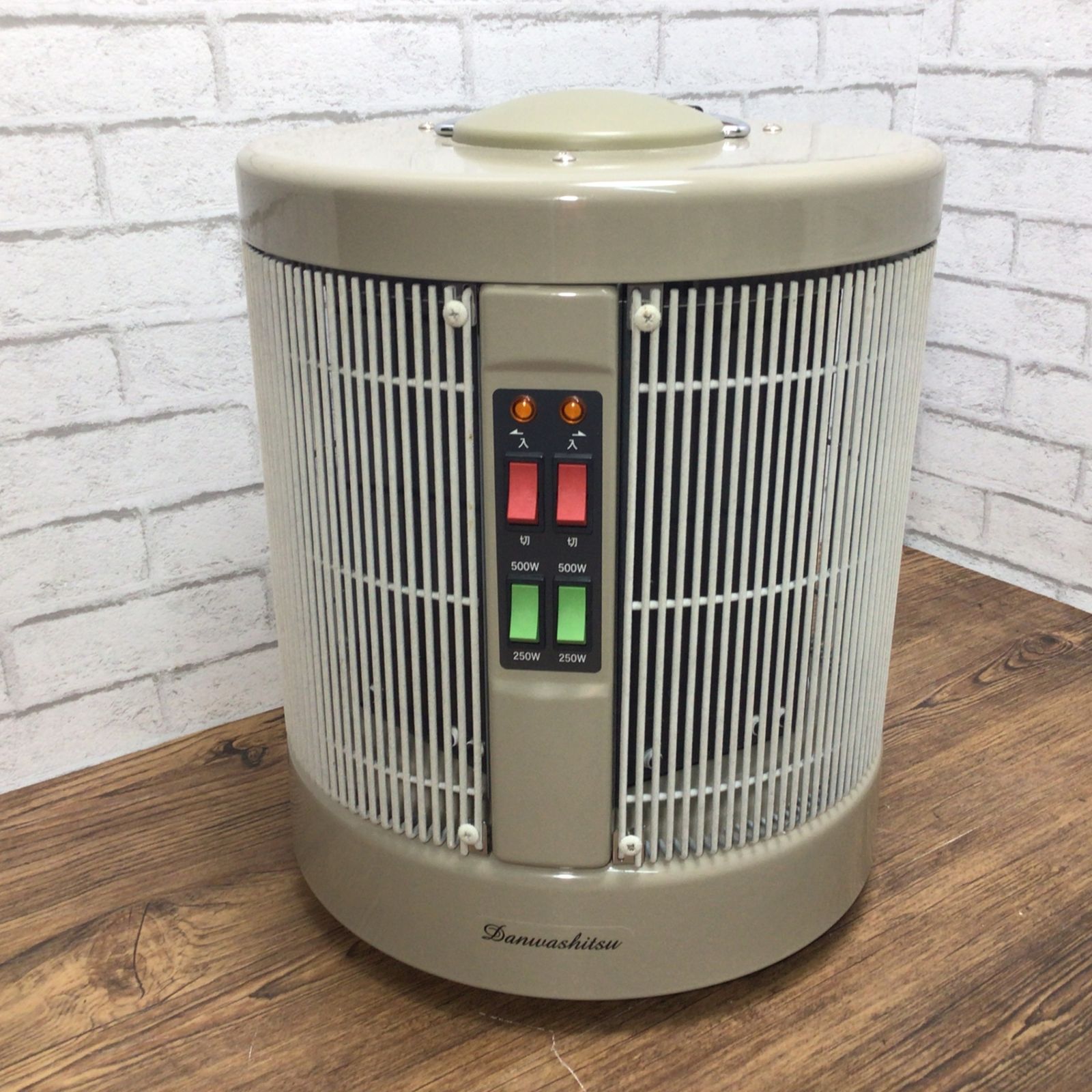 ＲＣＳ　遠赤外線輻射式パネルヒーター　暖話室　ＤＡＮ１０００－Ｒ１６ 24時間以内発送！】暖話室 DAN1000-R16 遠赤外線パネルヒーター 楽天