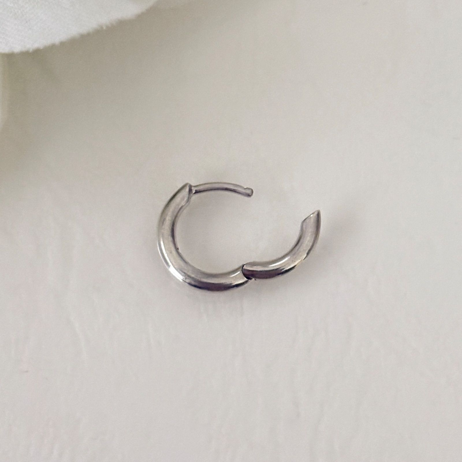 042【トムウッド】シルバー フープピアス 片方のみ - メルカリ