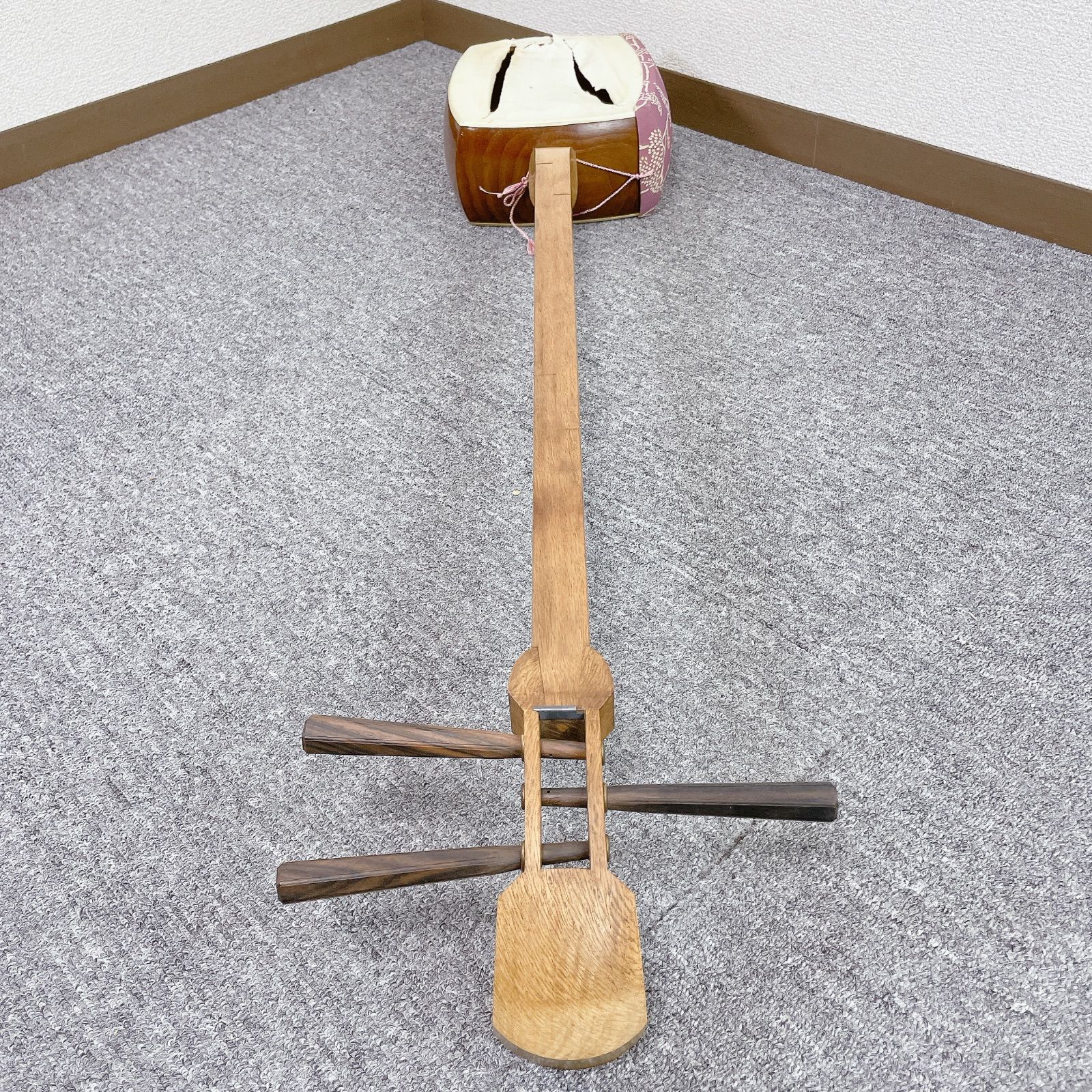 三味線 中棹 一本溝 金細 白紅木 希少 綾杉胴 鳩胸 和楽器 - メルカリ