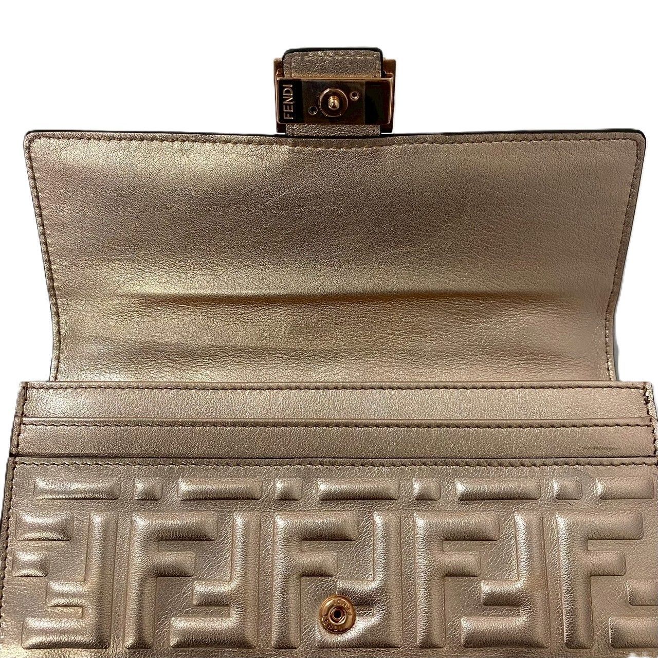 FENDI】エンボスロゴ コンチネンタル 長財布 8M0251 レザー ピンク