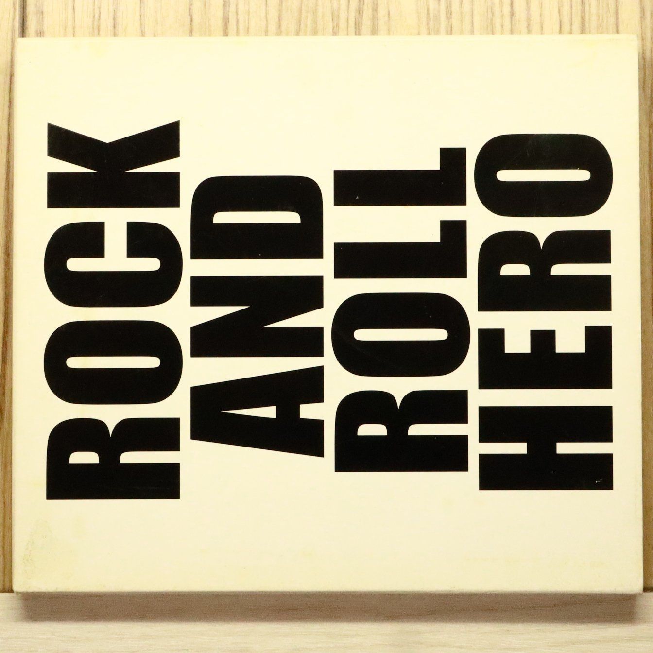 送料込み【カラー盤】LP 桑田佳祐　ROCK AND ROLL HERO Amazon.co.jp: ROCK AND ROLL HERO: ミュージック