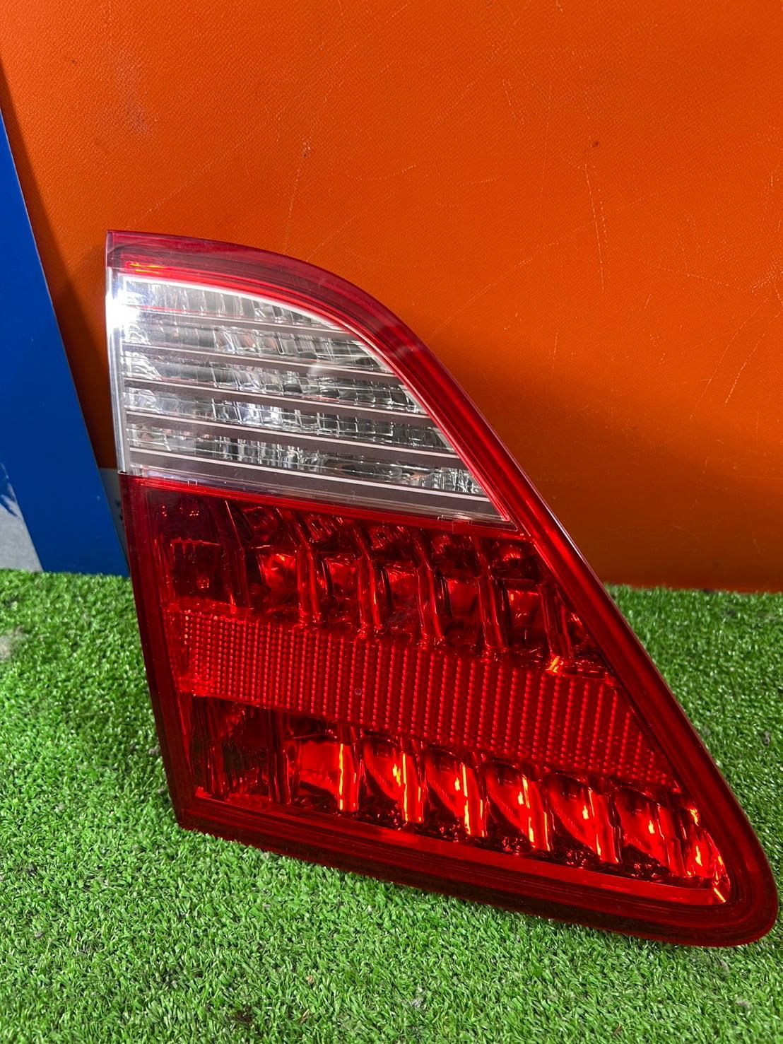 ZT-2097] 純正トヨタ クラウン ロイヤルサルーン GRS182 左バック