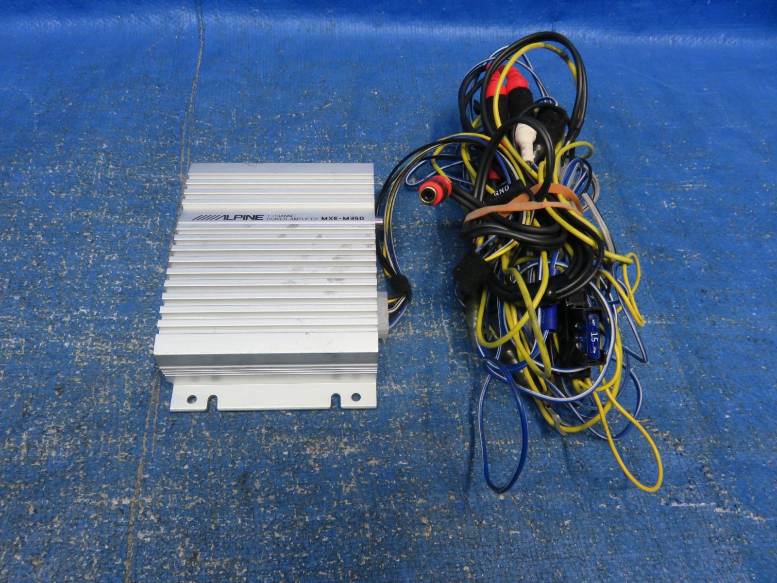 LA8239* 動作OK アルパイン センタースピーカー用 パワーアンプ 1ch