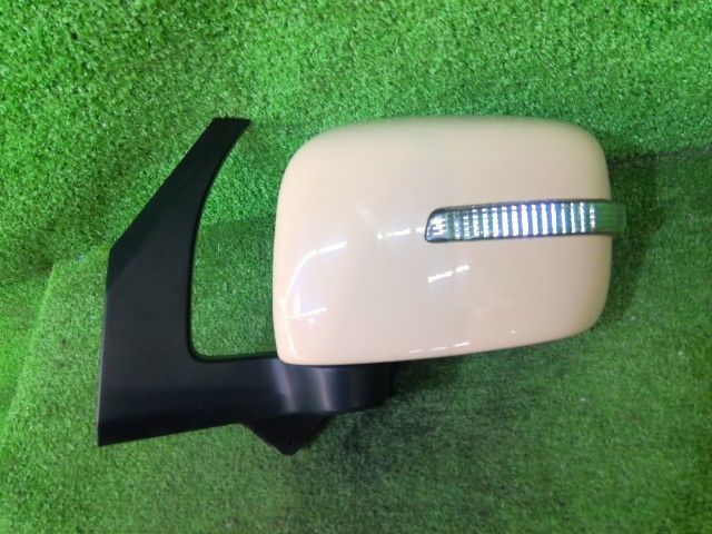 モコ DBA-MG33S 左フロントドア ZSF 79549 : 原木リサイクルパーツ