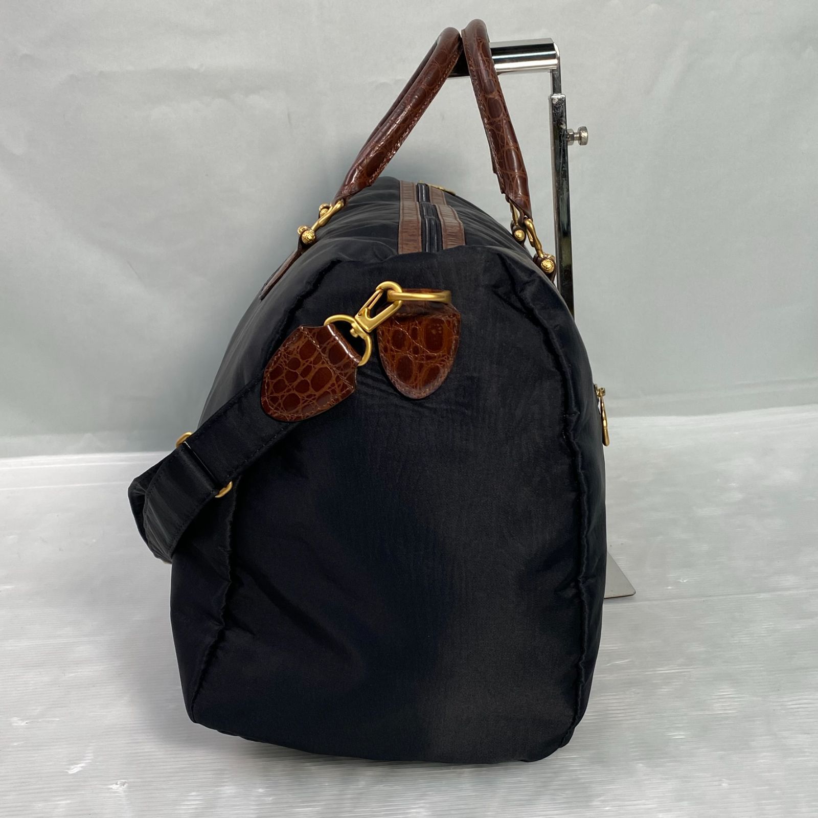 【美品】 バレンシアガ ボストンバック クロコ型押し BB ブラック ゴールド 美品】 バレンシアガ ボストンバック クロコ型押し BB ブラック ゴールド