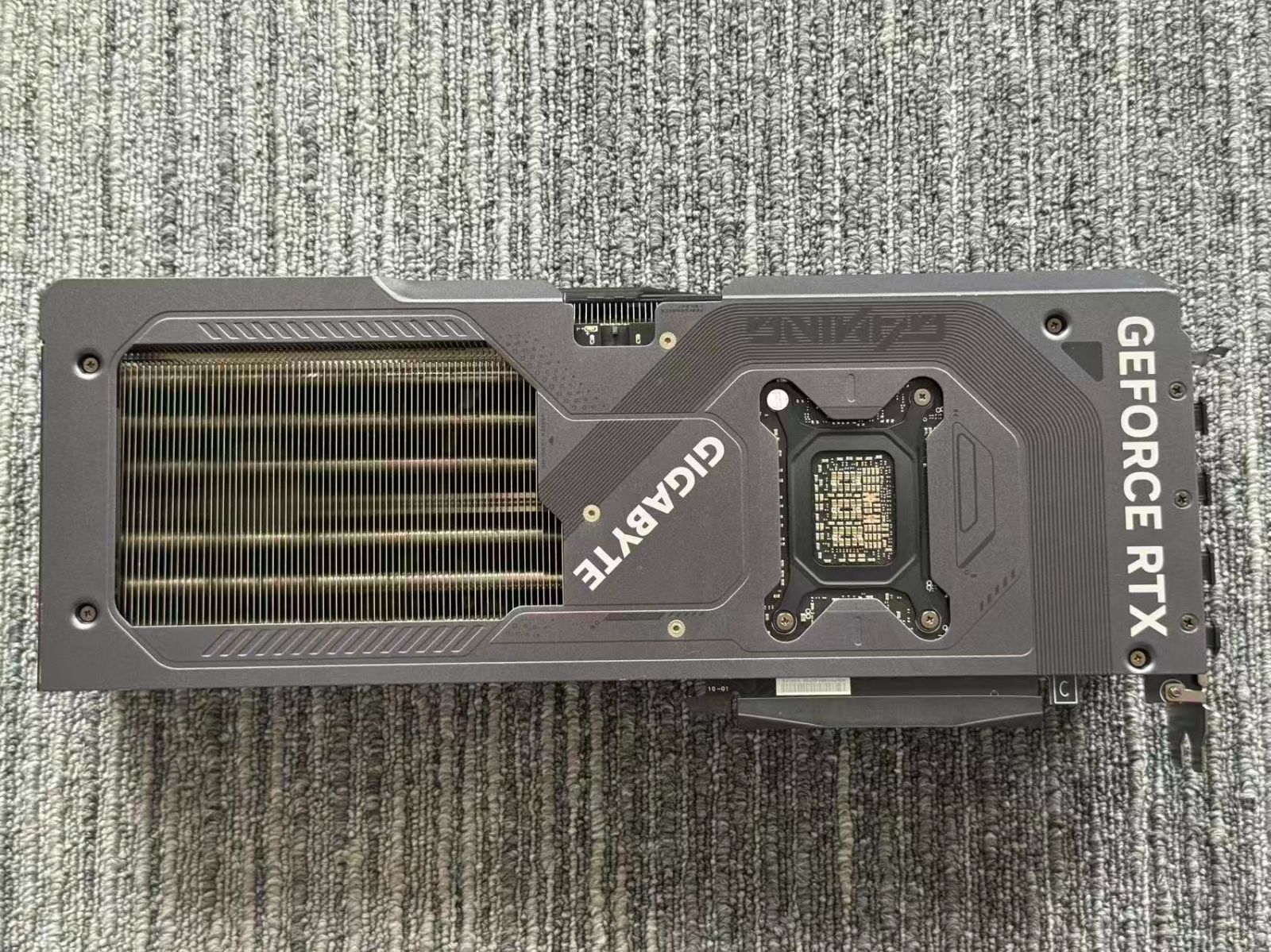 製 GeForce RTX 5070 12 GB