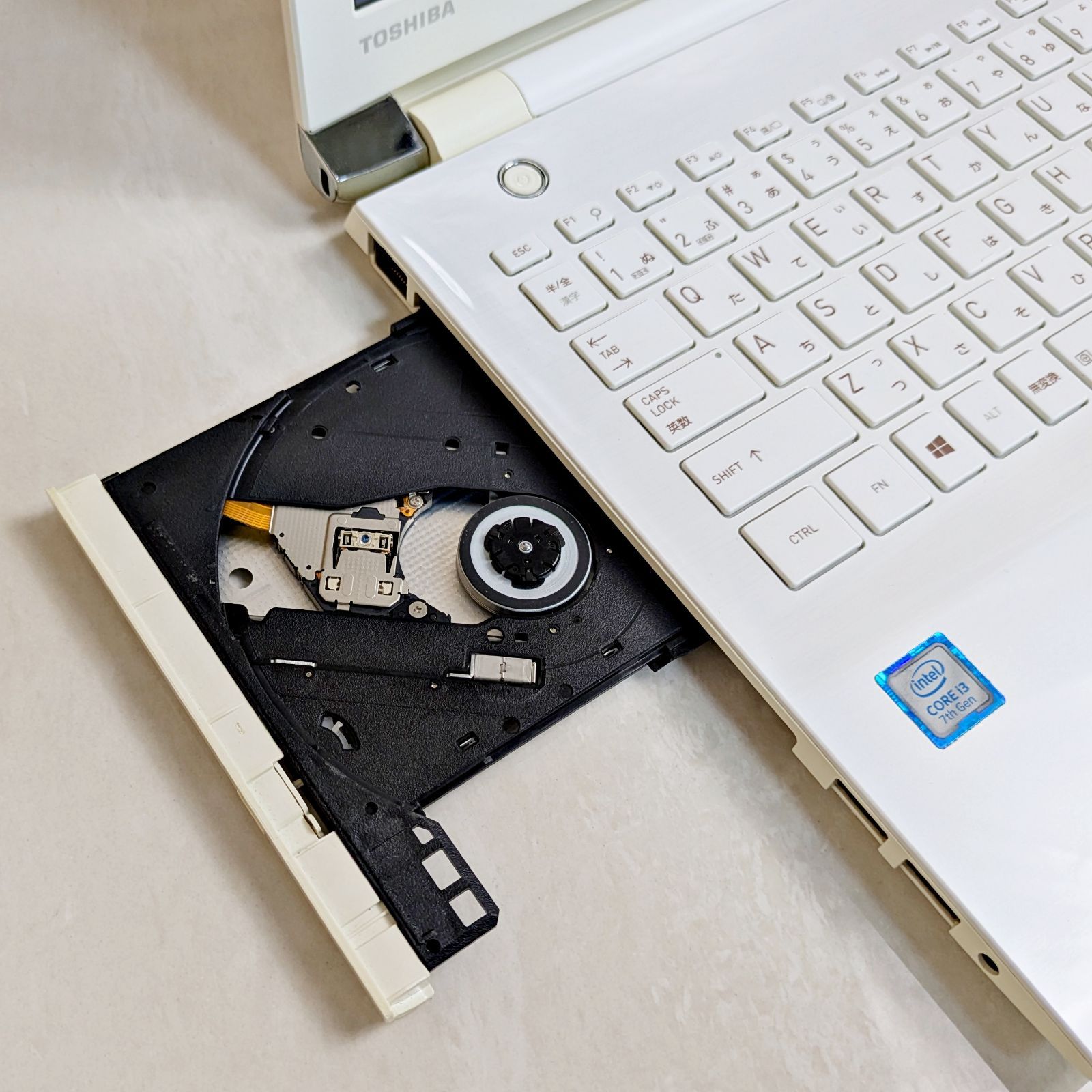 オフィス付き☆新品SSD256G/第7世代i3高性能/メモリ8G☆windows11