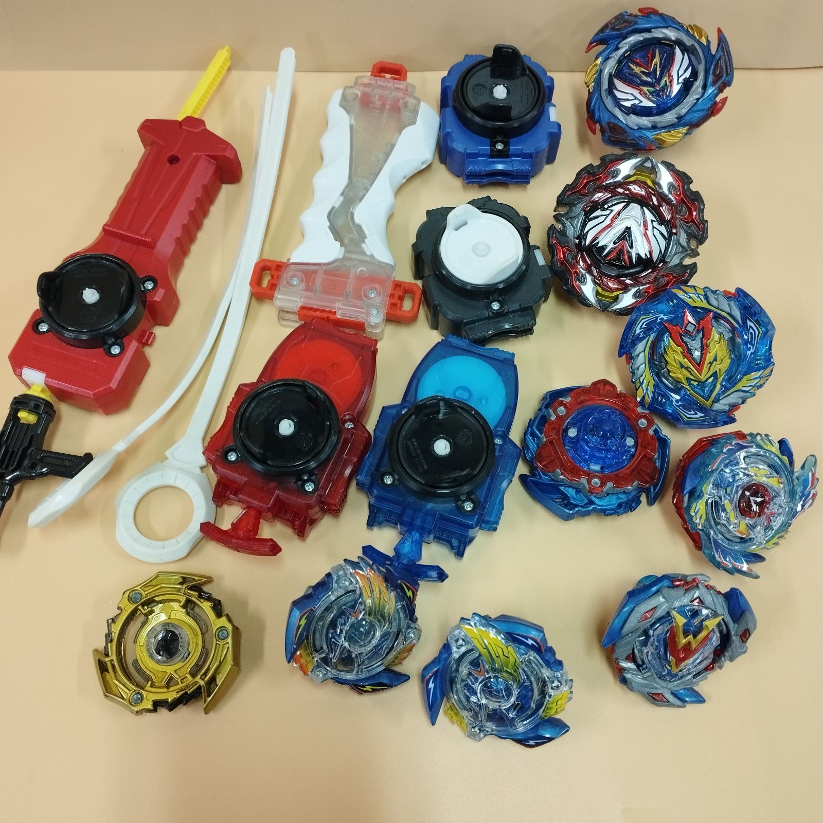 D9086】ベイブレード バースト ヴァルキリー 8個 ランチャー、グリップ