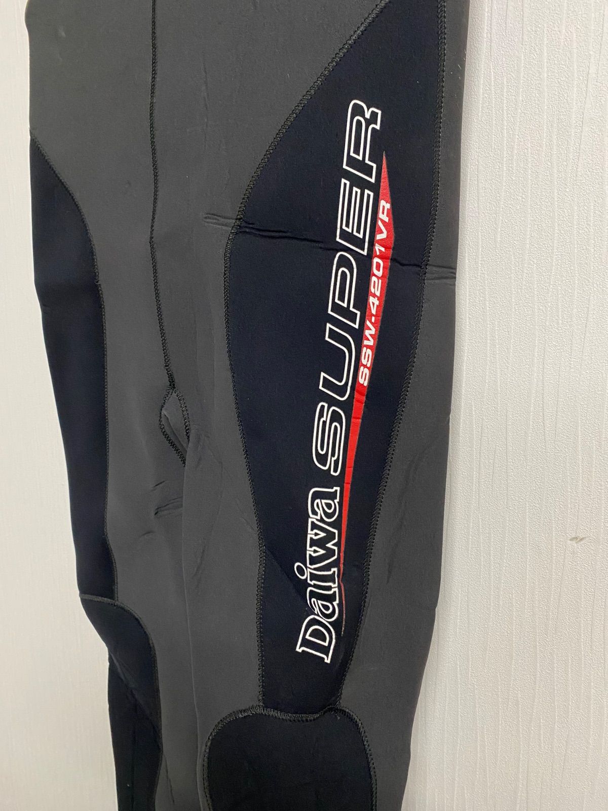 DAIWA スーパースリムウェーダー LA-Lサイズ SSW-4201R 中古品 DAIWA スーパースリムウェーダー LA-Lサイズ SSW-4201R 中古品