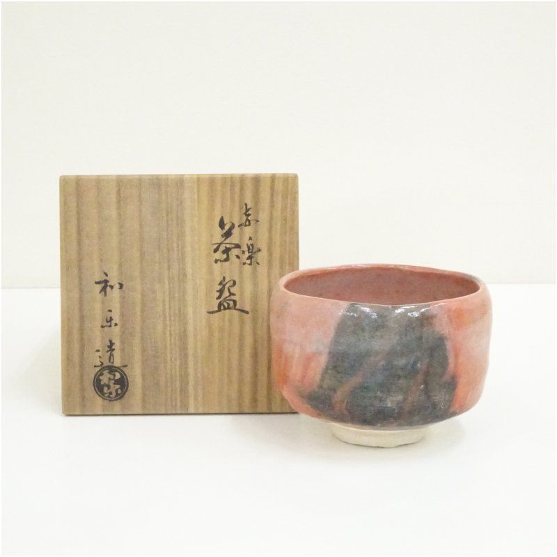 赤楽 川崎和楽 赤楽茶碗 共箱 共布 茶道具 抹茶碗 美品 です。 赤楽 川崎和楽 赤楽茶碗 共箱 共布 茶道具 抹茶碗 美品 です。