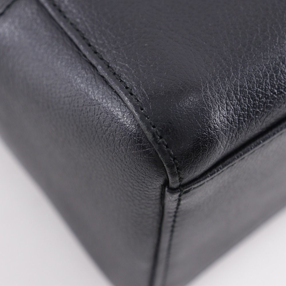 本日限定価格　バーバリー　 ハンドバッグ　レザー　ブラック　ノバチェック　シボ革 BURBERRY バーバリー レザー ハンドバッグ ノバチェック ブラック