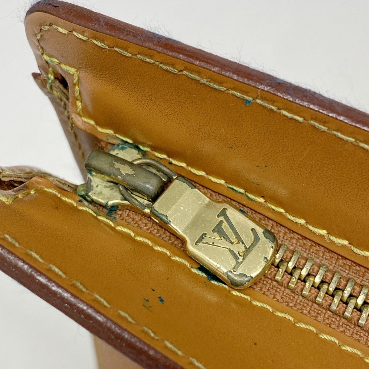 ☆SALE【5pb1943】ルイヴィトン クラッチバッグ エピ ポシェットオム