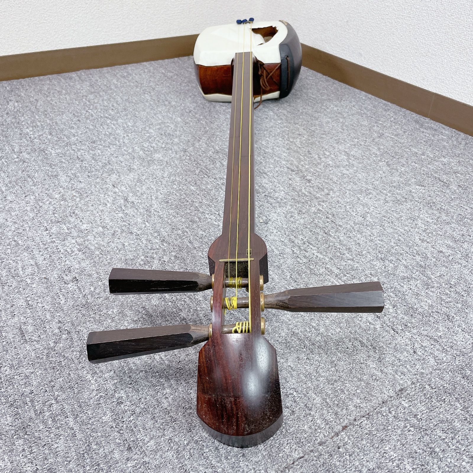 現状品☘️ 紅木　三味線　中棹　東さわり　棹2.8cm 現状品☘️ 紅木 三味線 中棹 東さわり 棹2.8cm 現状品☘️ 紅木