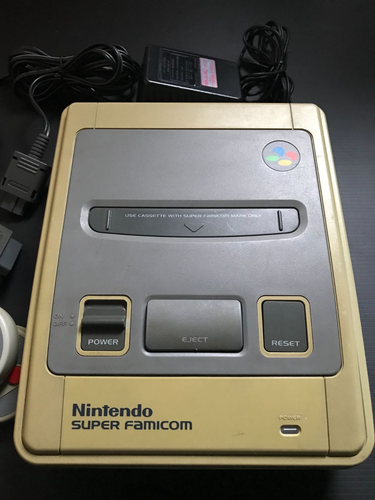 スーパーファミコン、ファミコン、ゲームカセットコンピューター