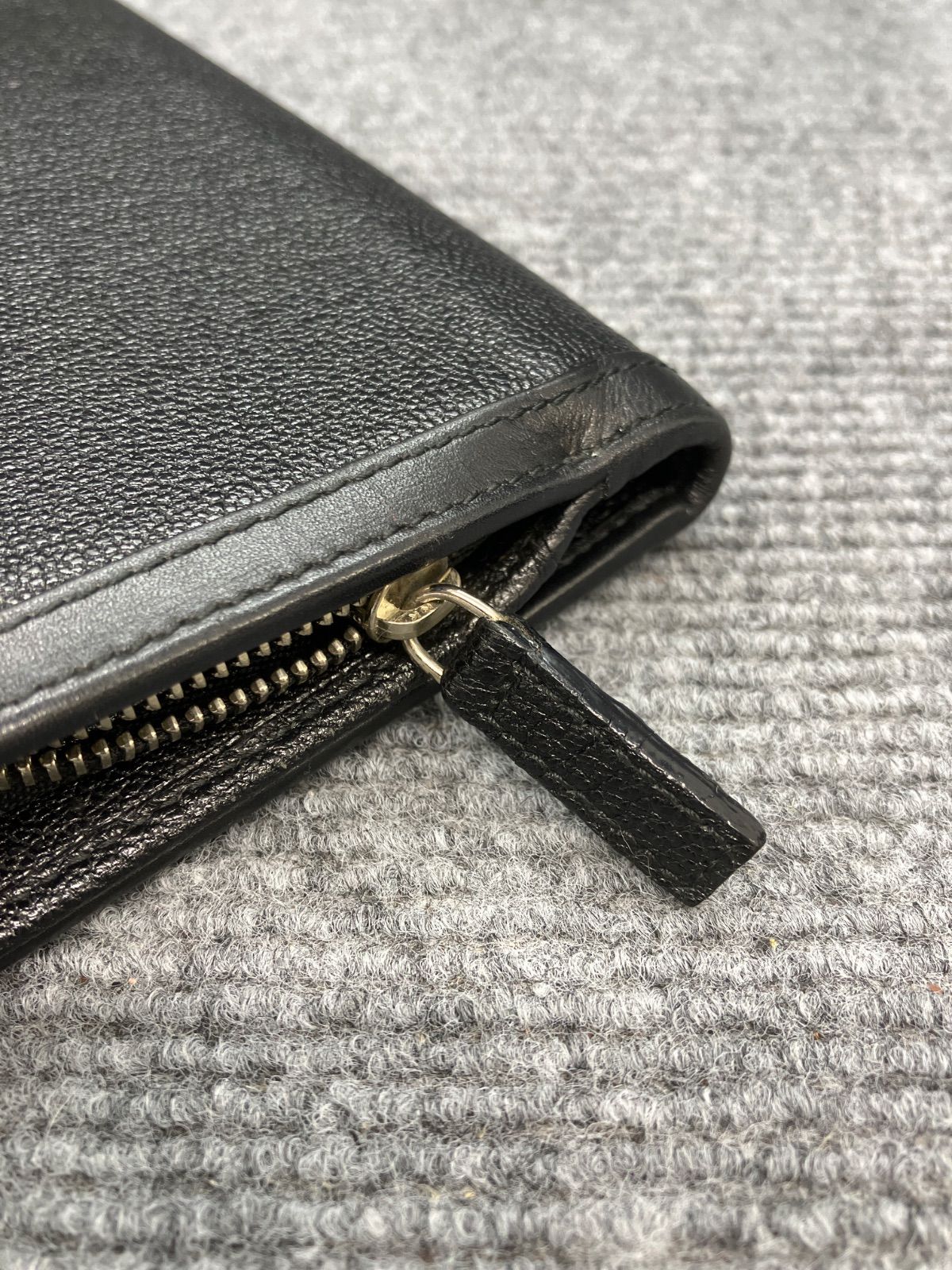 BVLGARI ブルガリ 長財布 ラウンドファスナー Wサークルロゴ 2428