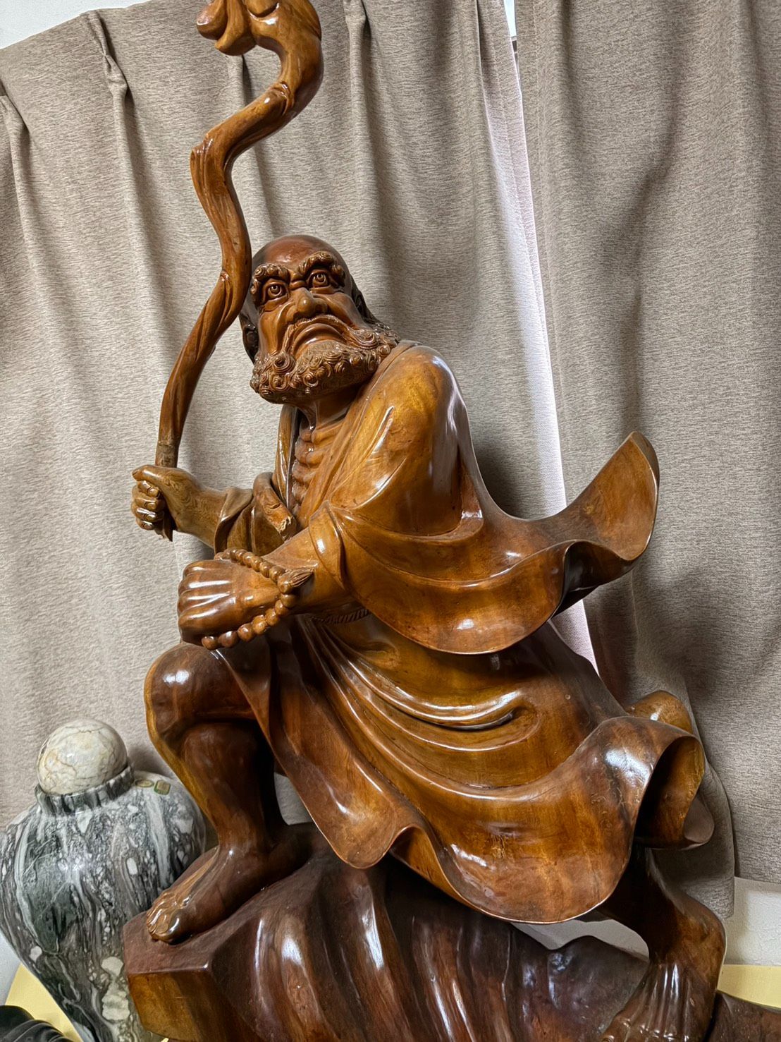 達磨大師の木彫り像 - メルカリ