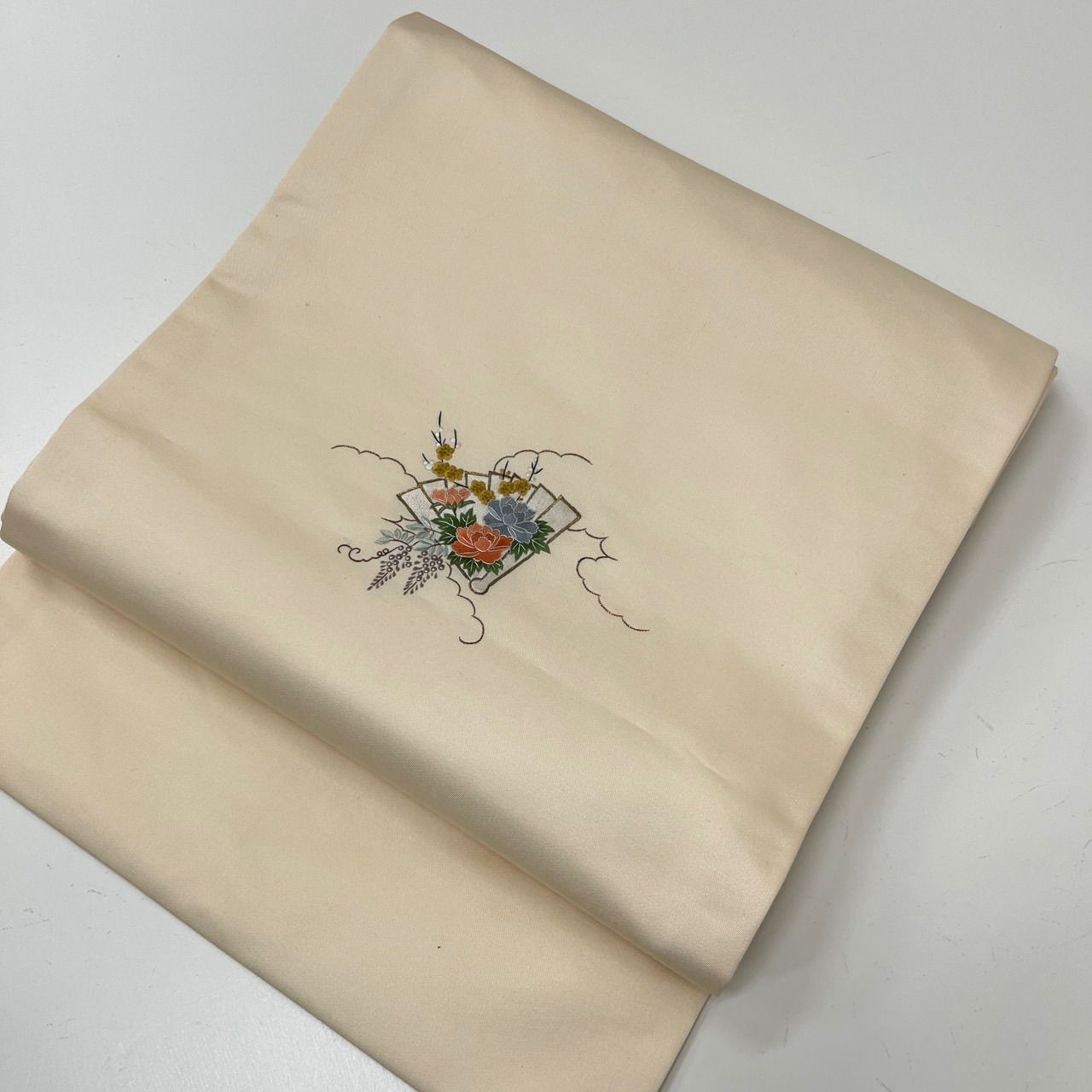 名古屋帯 刺繍 扇に花柄 上品な加工 九寸 正絹 着物 MA-2785 - メルカリ