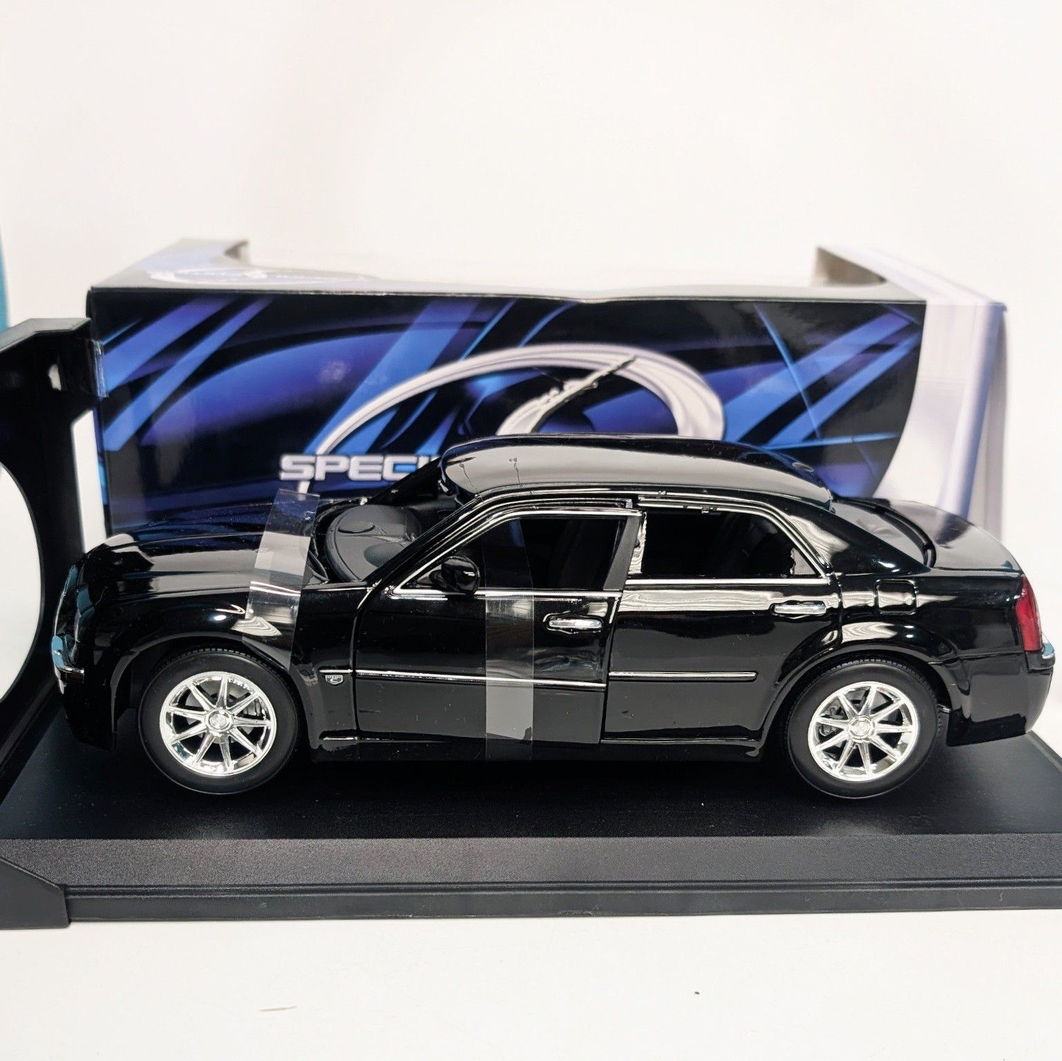 Maisto 1:18 CHRYSLER 300C クライスラー ブラック ダイキャスト