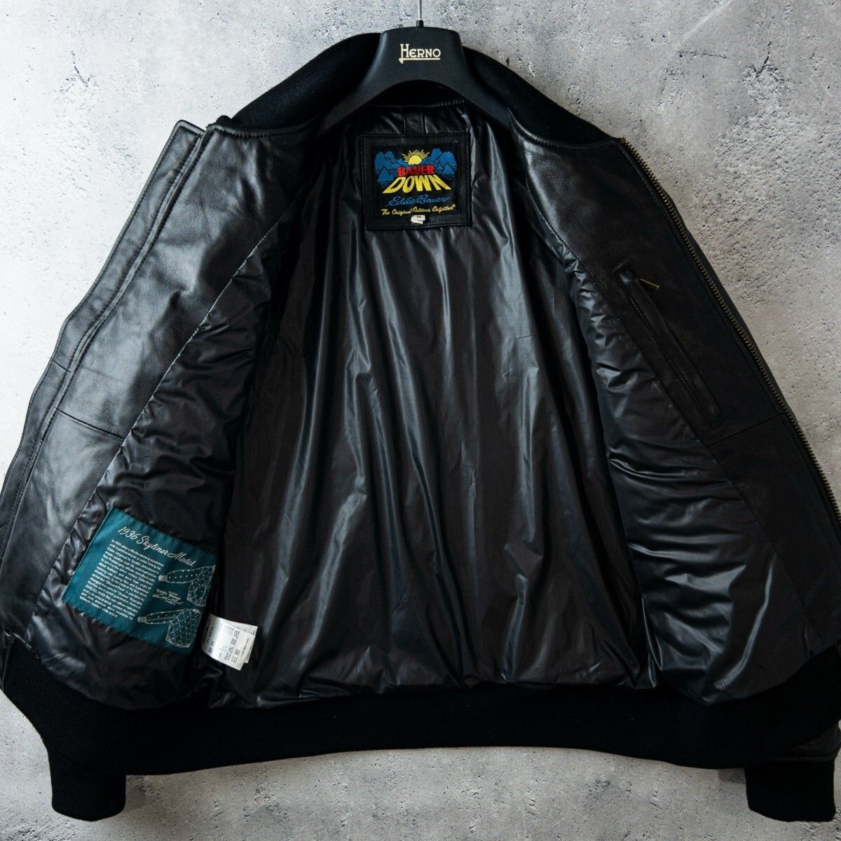 名作 極美品 Eddie Bauer エディーバウアー 日の出タグ 羊革