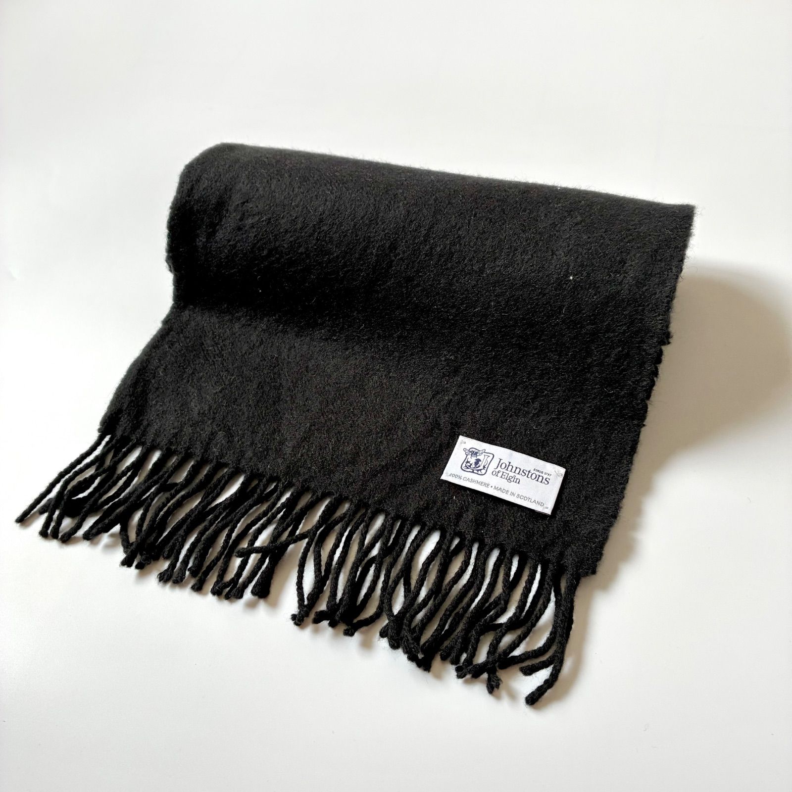 Johnstons of Elgin / カシミヤ100% ソリッドマフラー - メルカリ