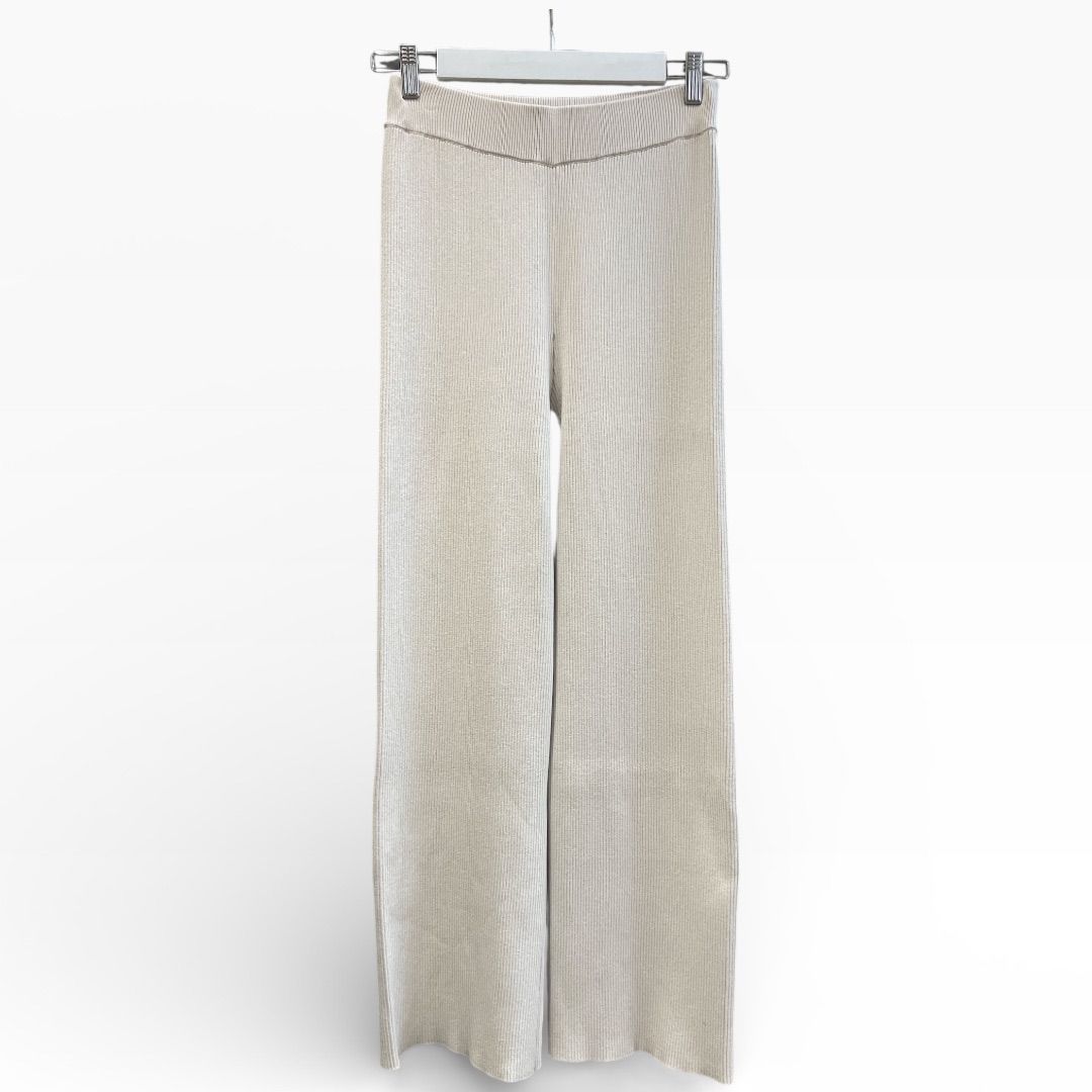 L'Appartement DEUXIEME CLASSE アパルトモンドゥーズィエムクラス