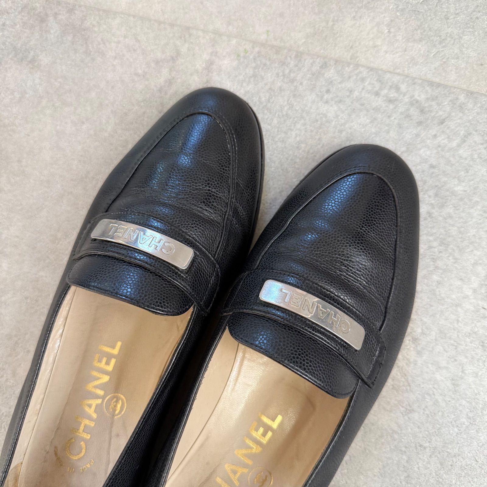 【高級】CHANEL シャネル ローファー ロゴプレート金具 CHANEL シャネル ロゴプレート キャビアスキン ローファー ブラック