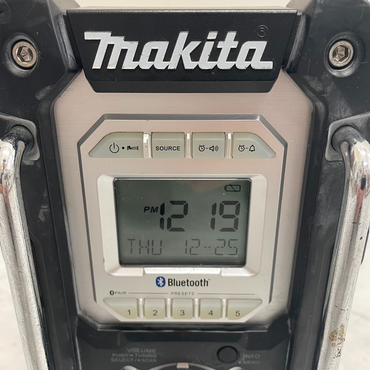 □マキタ Makita MR106 充電式ラジオ コードレス スピーカー 中古品