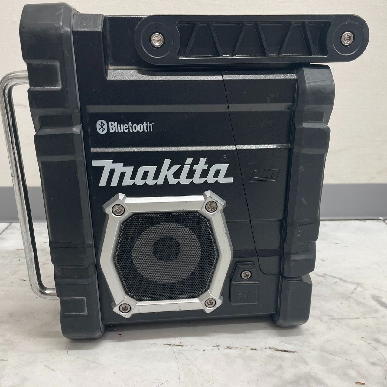【美品】Makita MR106 Bluetooth ポータブルスピーカーラジオ マキタ MR106 充電式ラジオ ウエダ金物【公式サイト】